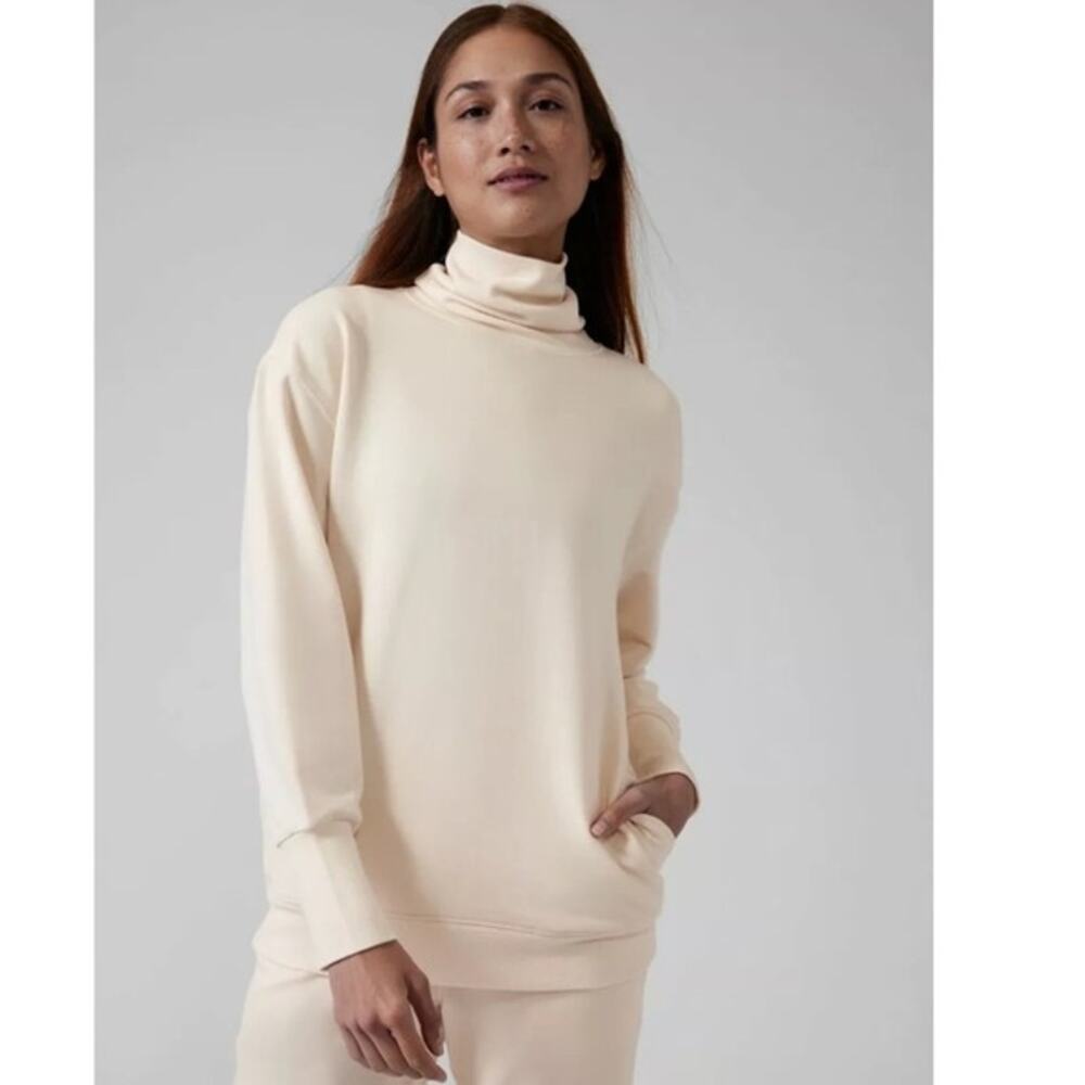 Athleta Balance Cinch Turtleneck Sweatshirt Chantilly Cream Brushed Nirvana L - Picture 2 of 7